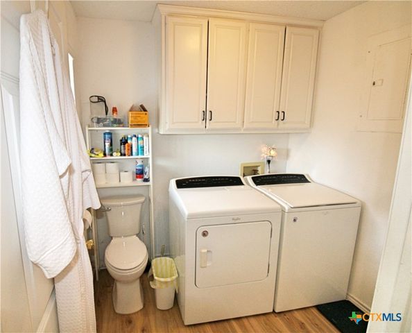 8592 S Lone Star Parkway, Moody, TX 76557