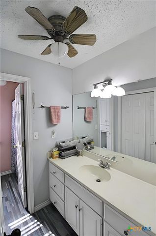 8592 S Lone Star Parkway, Moody, TX 76557