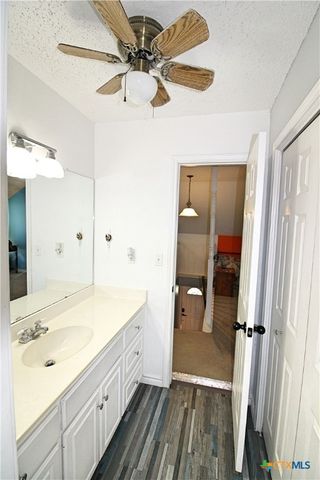 8592 S Lone Star Parkway, Moody, TX 76557