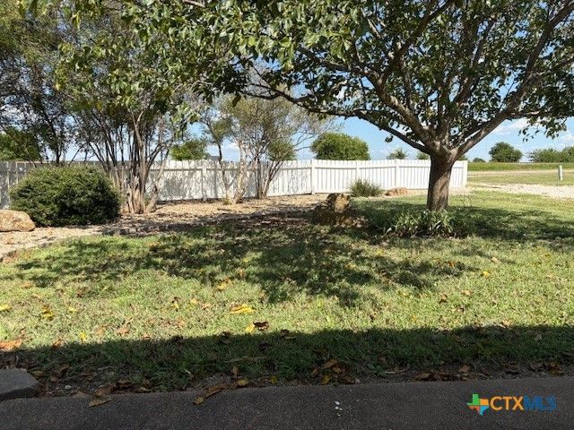 8592 S Lone Star Parkway, Moody, TX 76557