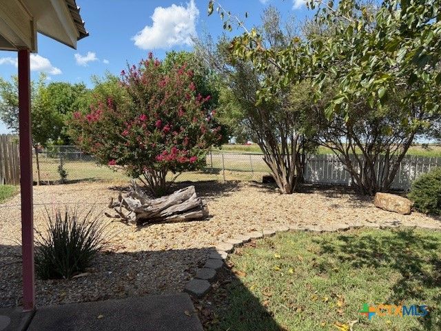 8592 S Lone Star Parkway, Moody, TX 76557