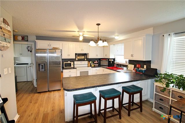 8592 S Lone Star Parkway, Moody, TX 76557