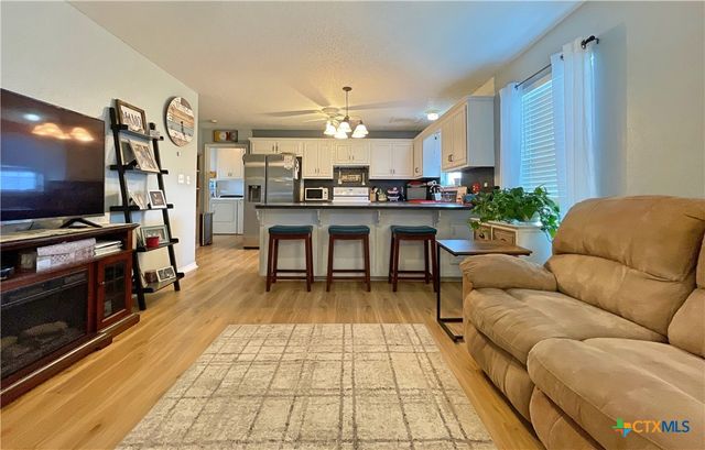 8592 S Lone Star Parkway, Moody, TX 76557