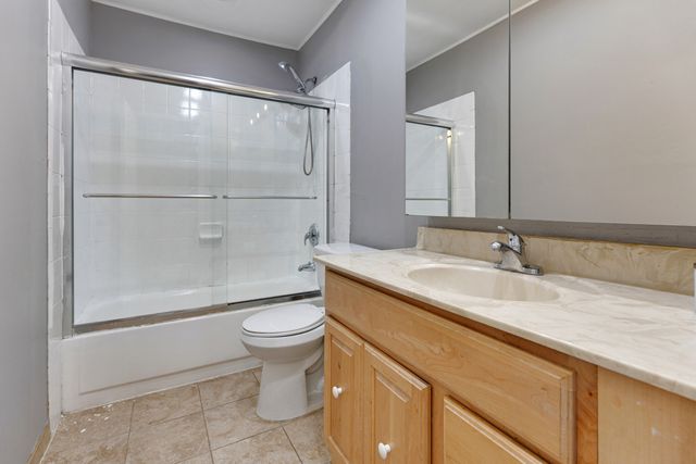 1328 ELMHURST Lane, Schaumburg, IL 60194