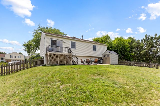 1328 ELMHURST Lane, Schaumburg, IL 60194
