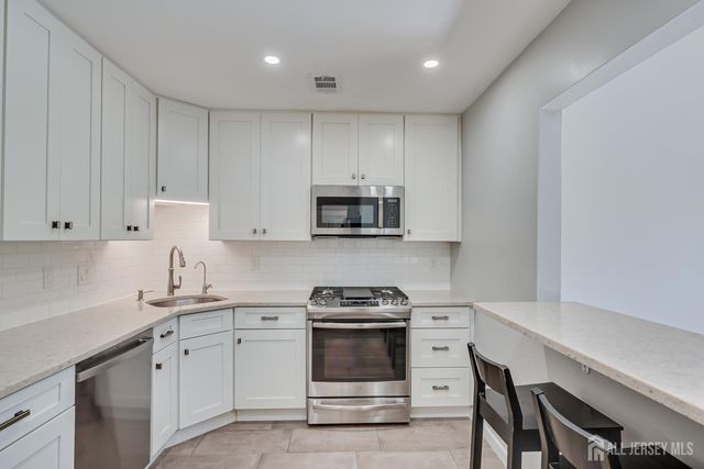 50 Central Square Park, Metuchen, NJ 08840