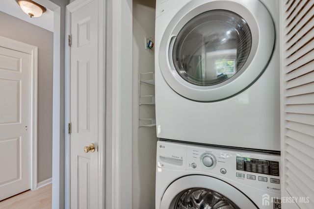 50 Central Square Park, Metuchen, NJ 08840