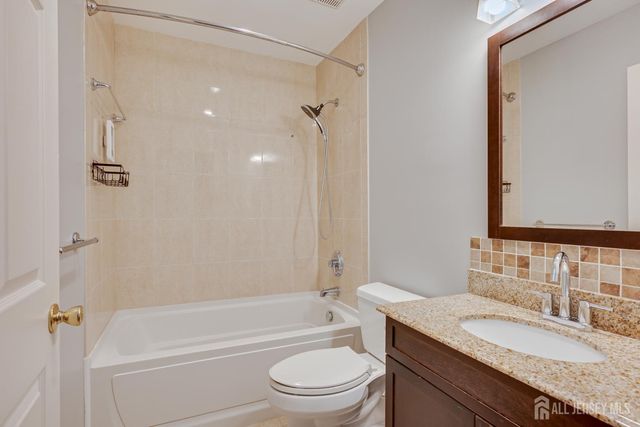 50 Central Square Park, Metuchen, NJ 08840