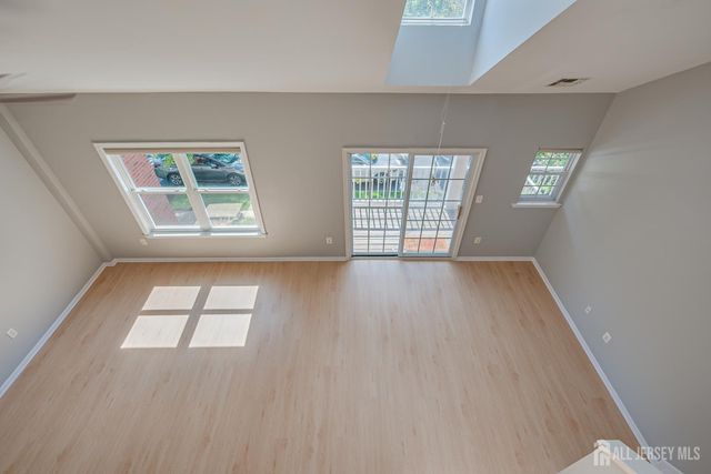 50 Central Square Park, Metuchen, NJ 08840