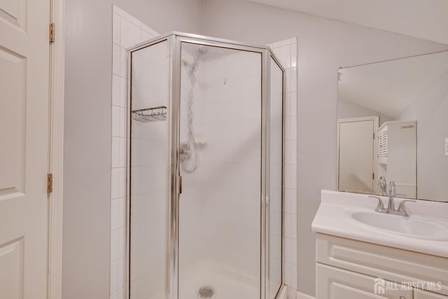 50 Central Square Park, Metuchen, NJ 08840