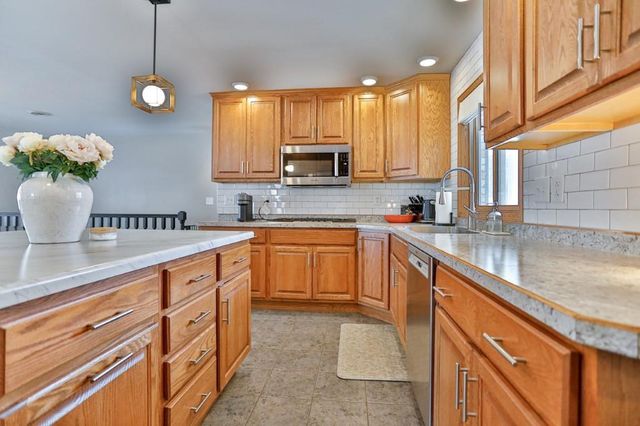 3325 N 12TH STREET, Wausau, WI 54403