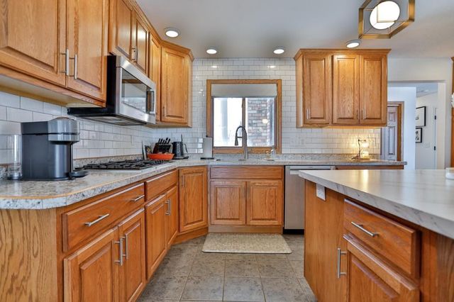 3325 N 12TH STREET, Wausau, WI 54403