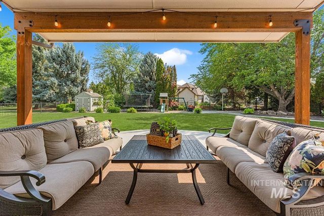 5298 N Hickory Tree Way, Boise, ID 83713 property photo