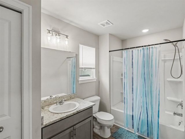 880 Machnik Drive, Chelsea, MI 48118