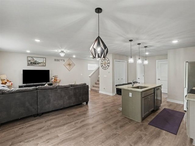 880 Machnik Drive, Chelsea, MI 48118