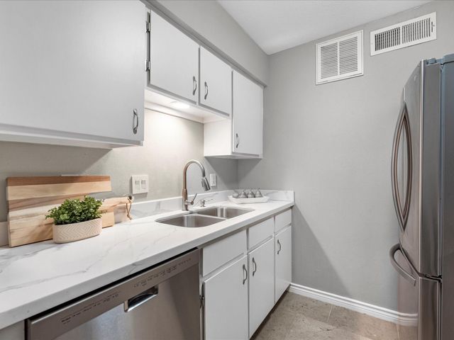 7575 Katy Freeway 98, Houston, TX 77024