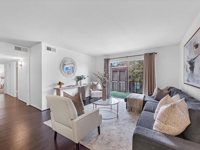 7575 Katy Freeway 98, Houston, TX 77024