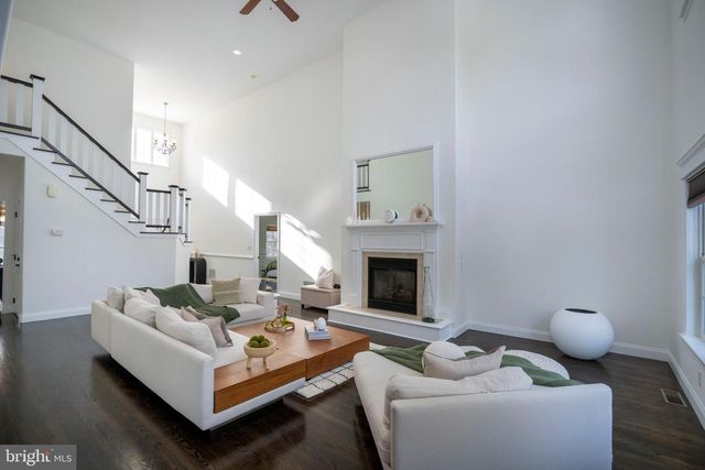 125 OAK POINTE CIR, State College, PA 16801