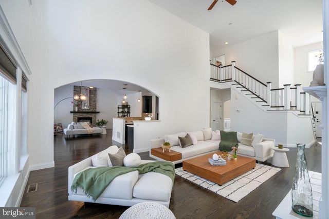 125 OAK POINTE CIR, State College, PA 16801