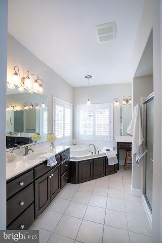 125 OAK POINTE CIR, State College, PA 16801