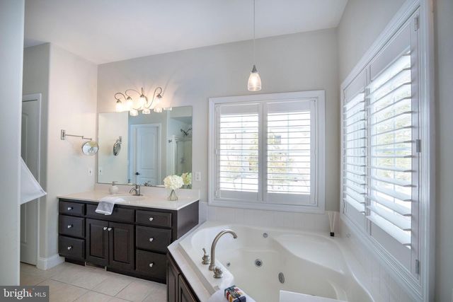 125 OAK POINTE CIR, State College, PA 16801