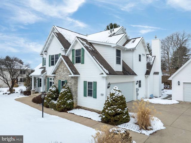 125 OAK POINTE CIR, State College, PA 16801