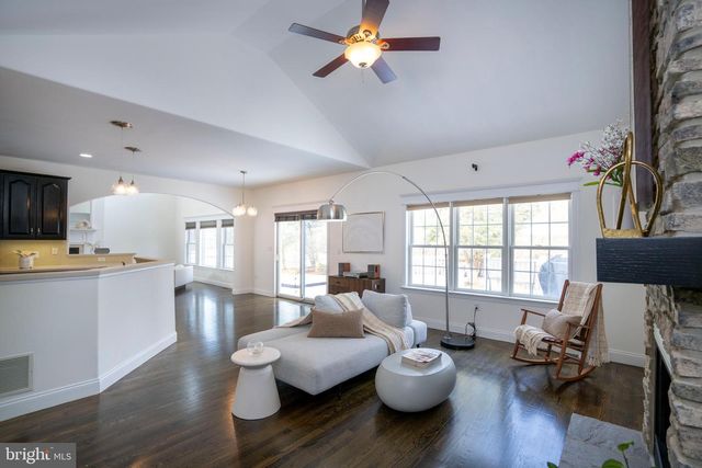 125 OAK POINTE CIR, State College, PA 16801