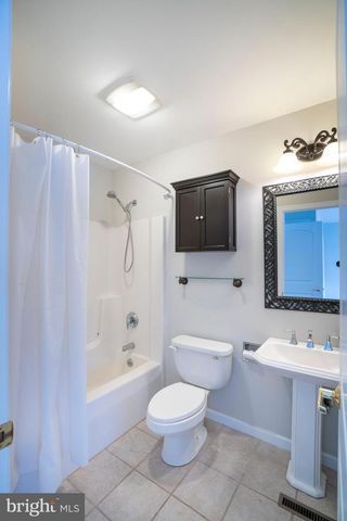 125 OAK POINTE CIR, State College, PA 16801