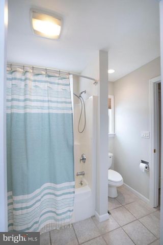 125 OAK POINTE CIR, State College, PA 16801