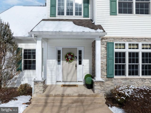 125 OAK POINTE CIR, State College, PA 16801