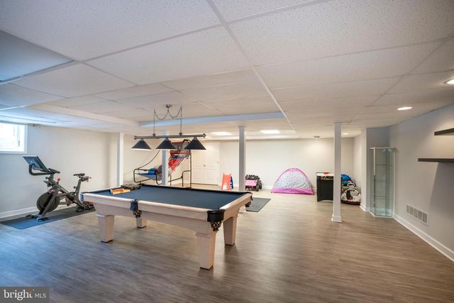 125 OAK POINTE CIR, State College, PA 16801