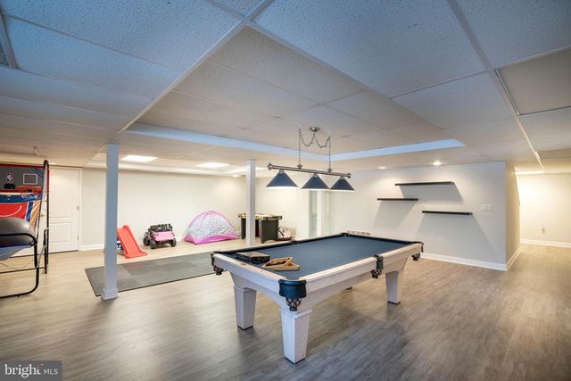 125 OAK POINTE CIR, State College, PA 16801