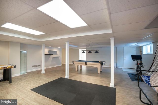 125 OAK POINTE CIR, State College, PA 16801