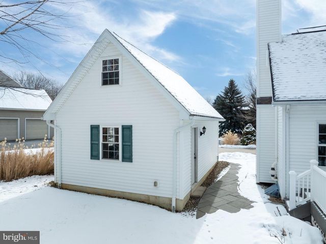 125 OAK POINTE CIR, State College, PA 16801