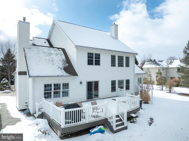 125 OAK POINTE CIR, State College, PA 16801