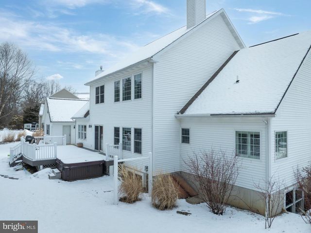 125 OAK POINTE CIR, State College, PA 16801