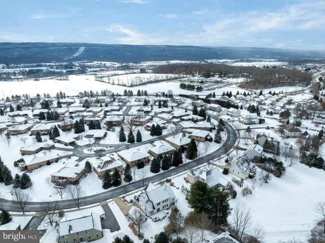 125 OAK POINTE CIR, State College, PA 16801