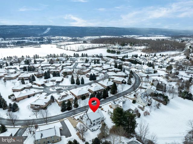 125 OAK POINTE CIR, State College, PA 16801