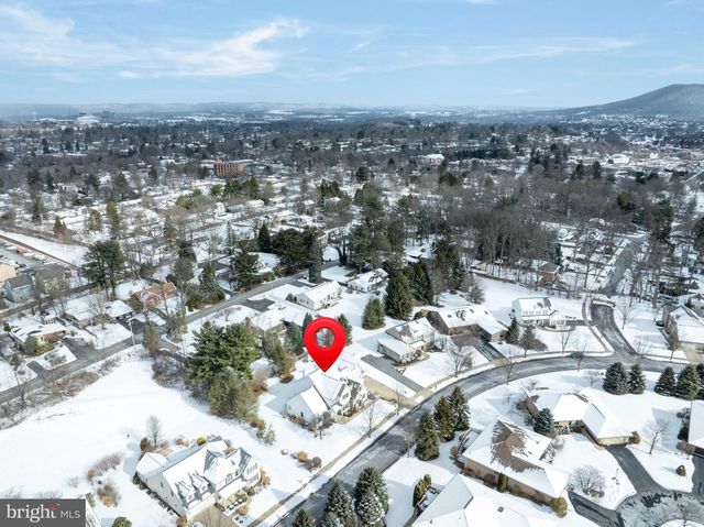 125 OAK POINTE CIR, State College, PA 16801