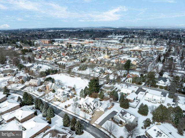 125 OAK POINTE CIR, State College, PA 16801