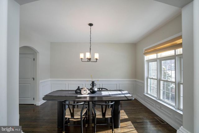 125 OAK POINTE CIR, State College, PA 16801