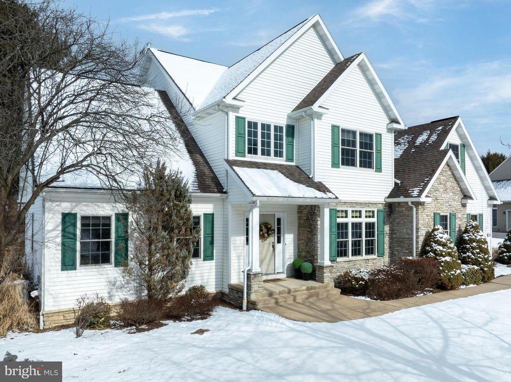 125 OAK POINTE CIR, State College, PA 16801