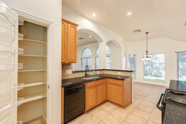 2912 Standing Springs Lane, Dickinson, TX 77539