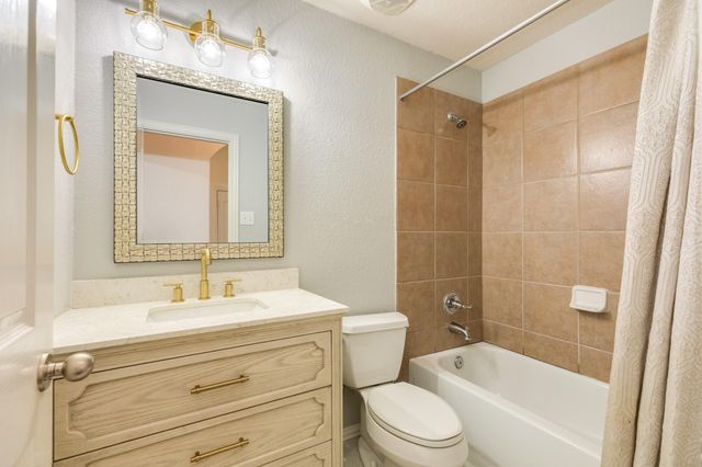 2912 Standing Springs Lane, Dickinson, TX 77539