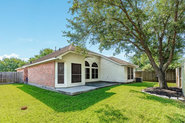 2912 Standing Springs Lane, Dickinson, TX 77539