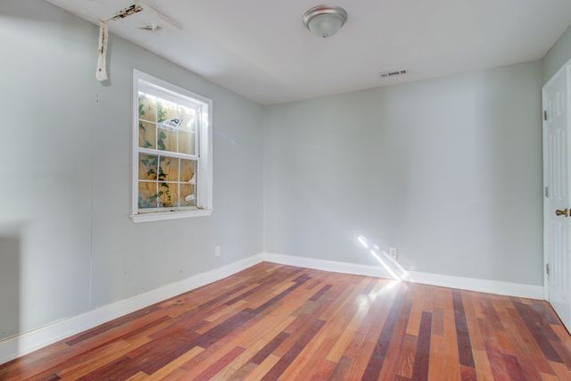 30 Poinsett Street, Charleston, SC 29403