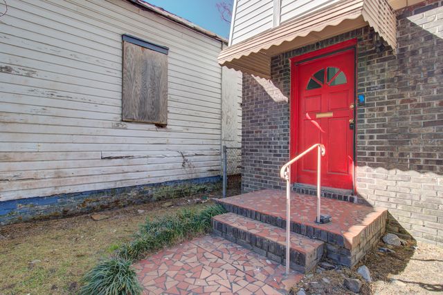 30 Poinsett Street, Charleston, SC 29403