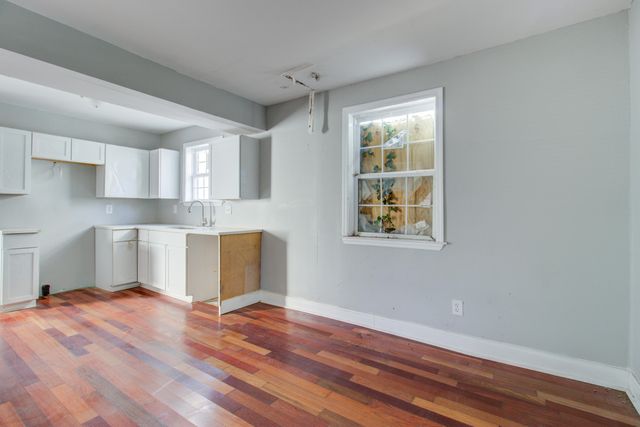 30 Poinsett Street, Charleston, SC 29403