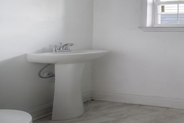 30 Poinsett Street, Charleston, SC 29403