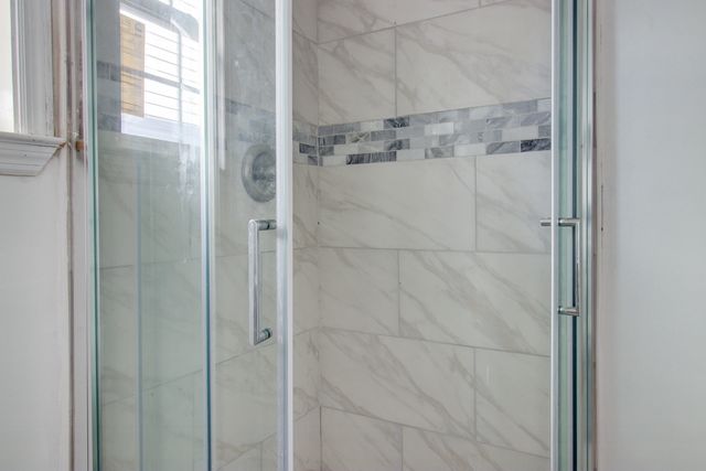 30 Poinsett Street, Charleston, SC 29403